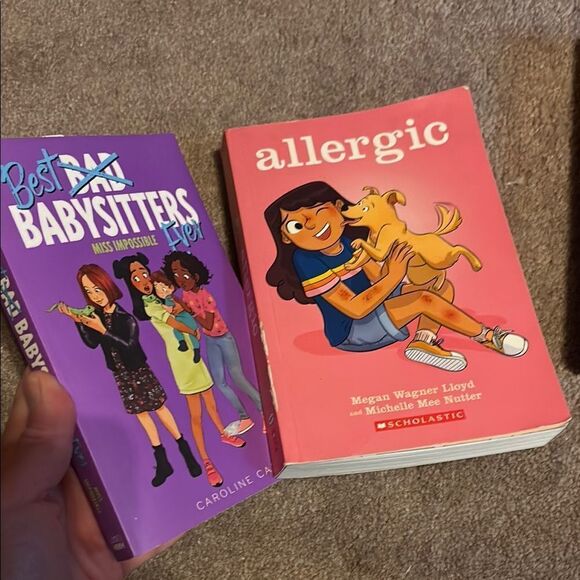 Dork Diaries Graphic Novel set - Picture 2 of 8